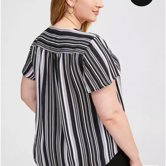 Torrid blouse - Picture 2 of 4